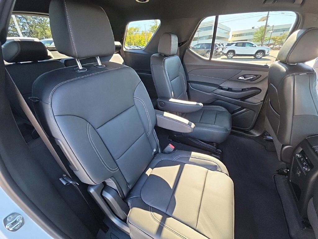 Used 2023 Chevrolet Traverse LT AWD/4WD image 15