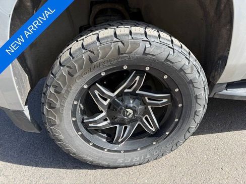Used 2018 Chevrolet Suburban LT AWD/4WD image 8