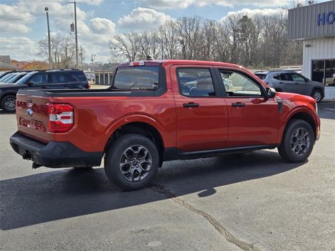 Used 2022 Ford Maverick XLT image 3