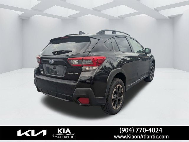Used 2023 Subaru Crosstrek 2.0i Premium AWD/4WD image 3
