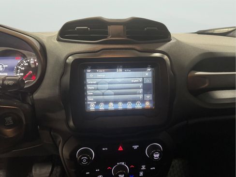 Used 2019 Jeep Renegade Trailhawk image 14