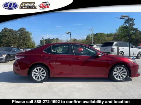 Used 2020 Toyota Camry LE image 8