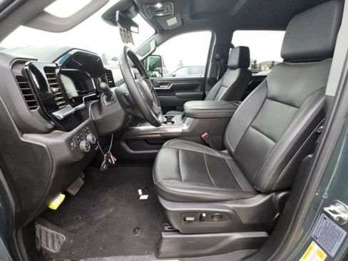 Used 2025 Chevrolet Silverado 2500 LTZ w/ LTZ Convenience Package AWD/4WD image 11