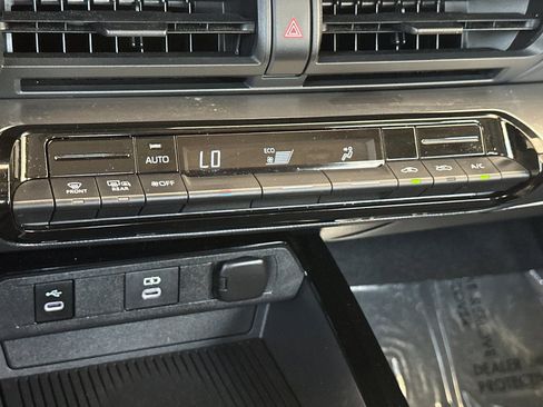 Used 2023 Toyota Prius LE FWD image 20