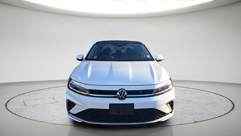 Used 2025 Volkswagen Jetta SE FWD image 2