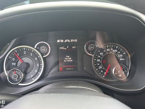 Used 2025 RAM 1500 Big Horn AWD/4WD image 28