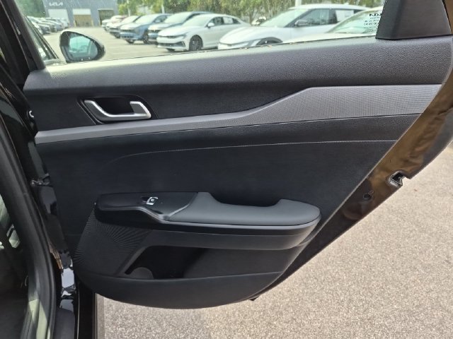 New 2027 Kia K5 LXS FWD image 24