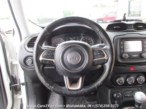 Used 2016 Jeep Renegade Latitude AWD/4WD image 20