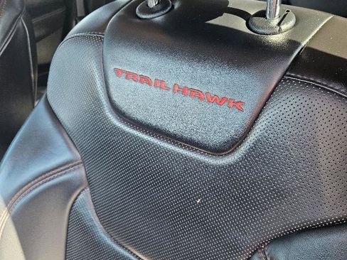 Used 2017 Jeep Cherokee Trailhawk image 21