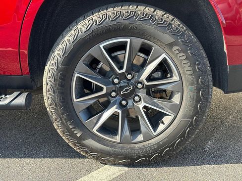 Used 2024 Chevrolet Tahoe Z71 w/ Luxury Package image 8