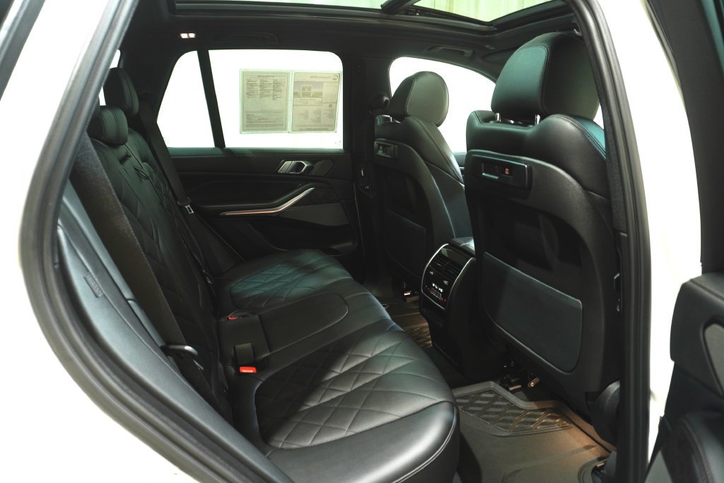 Used 2023 BMW X5 xDrive40i w/ Premium Package AWD/4WD image 16
