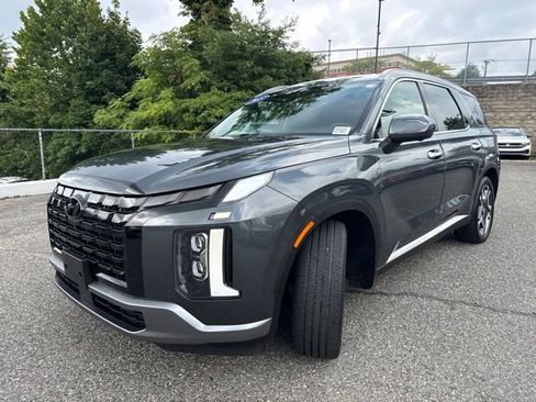 Used 2023 Hyundai Palisade Limited AWD/4WD image 3