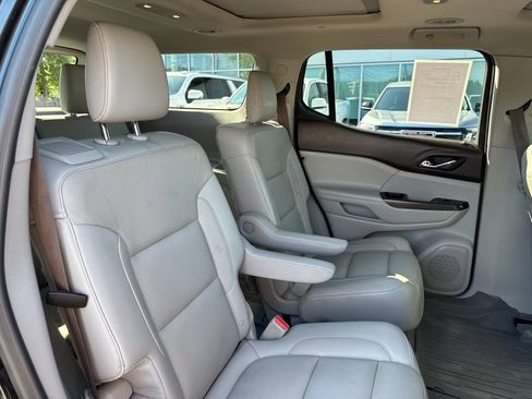 Used 2018 GMC Acadia SLT w/ LPO, Floor Liner Package FWD image 24