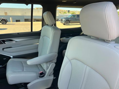 New 2026 Jeep Grand Wagoneer Limited AWD/4WD image 20