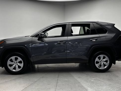 Used 2023 Toyota RAV4 LE AWD/4WD image 4