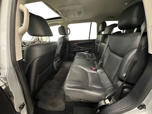 Used 2011 Lexus LX 570 4WD image 12