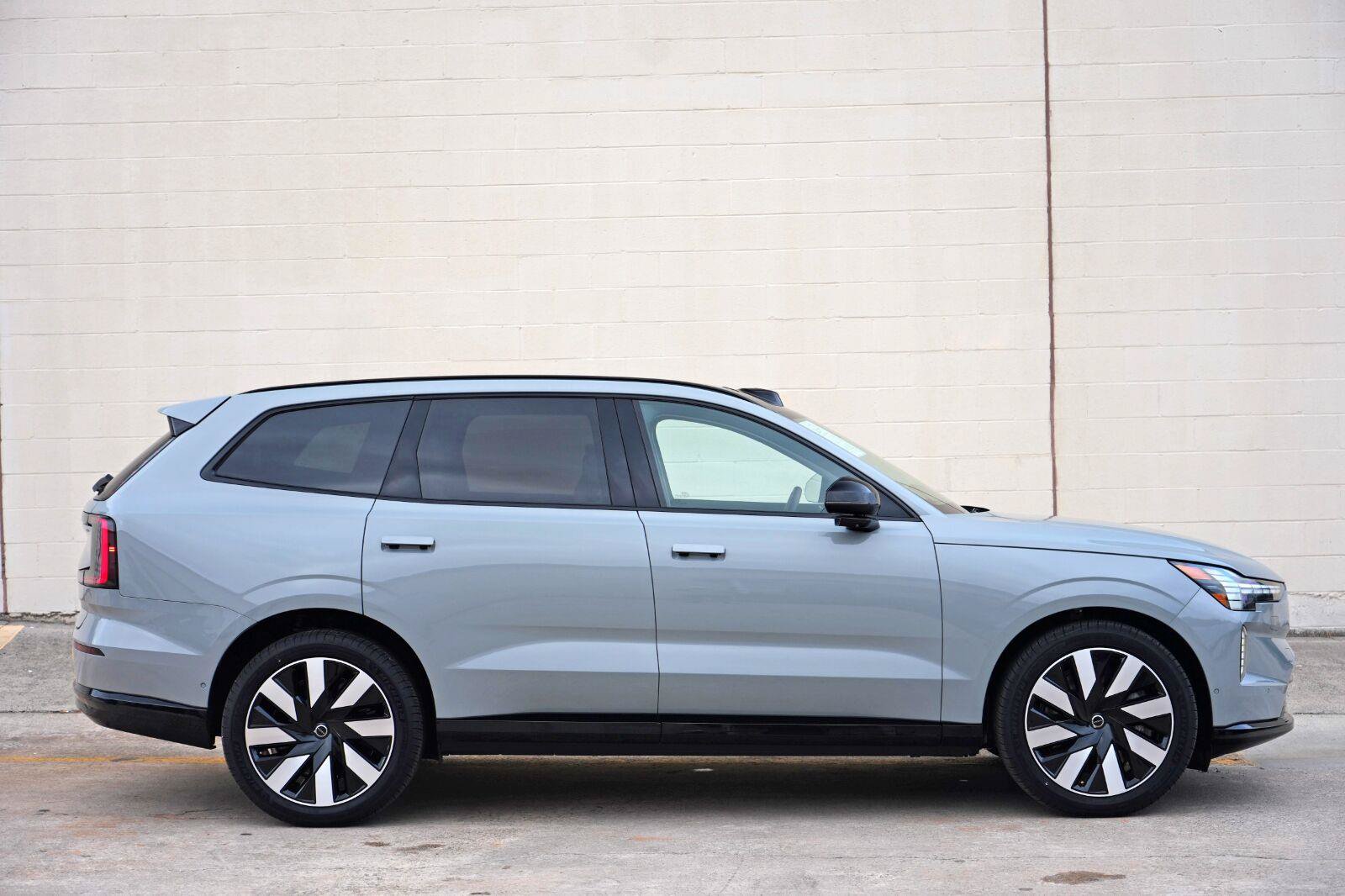 Used 2025 Volvo EX90 Ultra AWD/4WD image 51