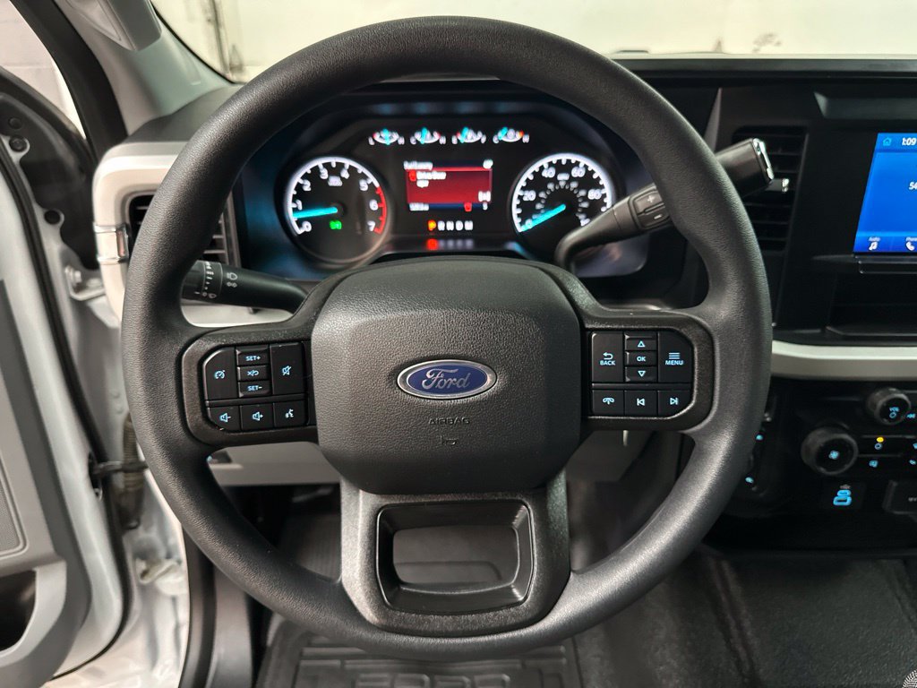 Used 2026 Ford F250 XL w/ XL Off-Road Package AWD/4WD image 14