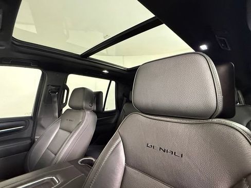 Used 2021 GMC Yukon Denali w/ Denali Ultimate Package AWD/4WD image 6