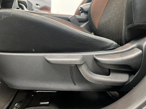 Used 2024 Nissan Kicks SR FWD image 13