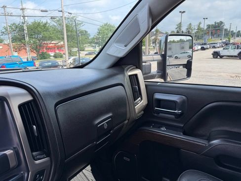 Used 2018 GMC Sierra 2500 Denali w/ Duramax Plus Package AWD/4WD image 24