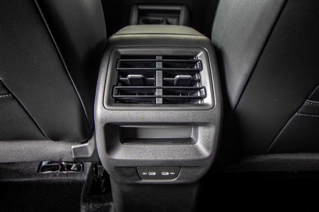 New 2026 Volkswagen Tiguan SE R-Line FWD image 29
