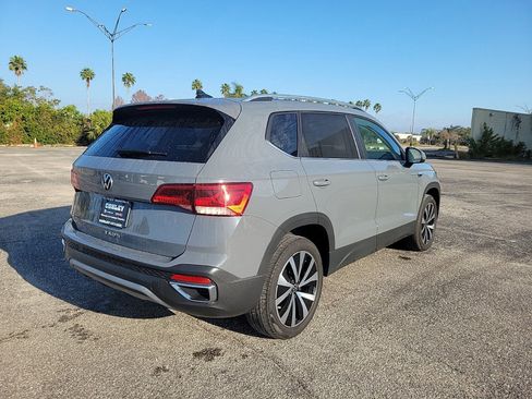 Used 2022 Volkswagen Taos SE image 5