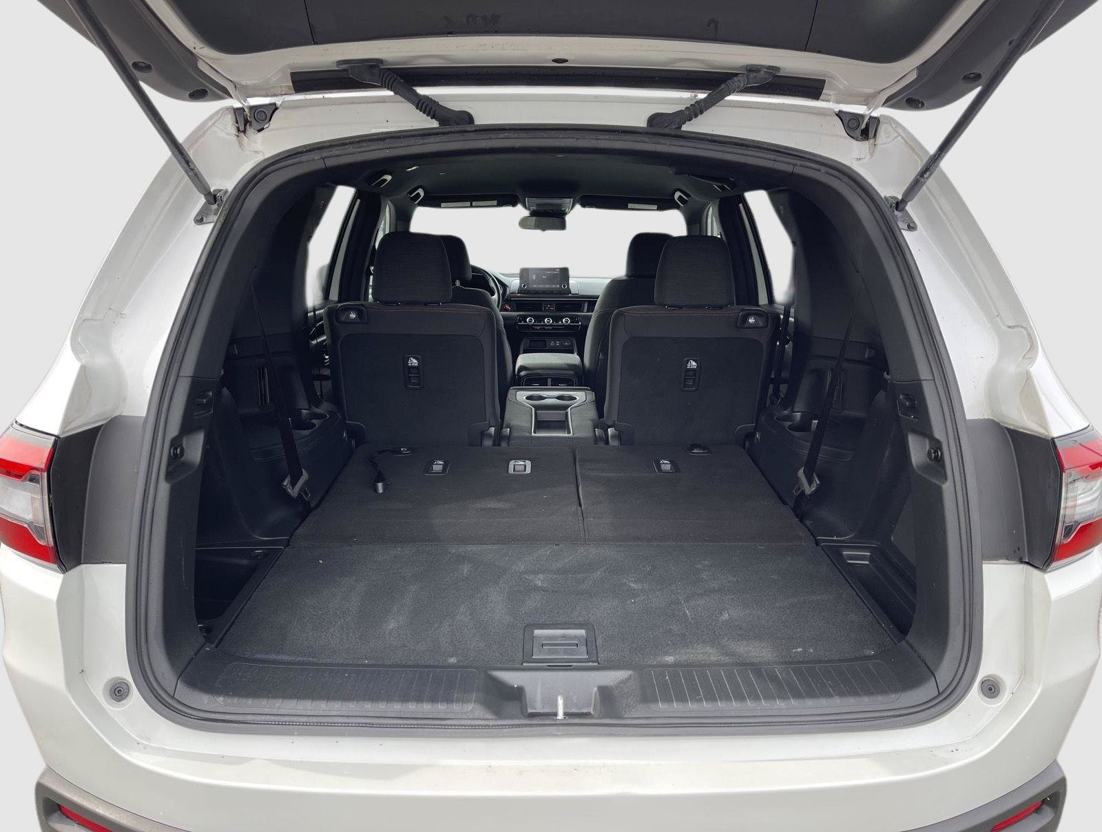 Used 2023 Honda Pilot Sport image 18