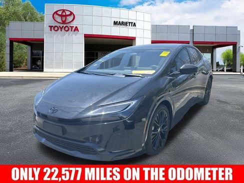 Used 2025 Toyota Prius FWD image 3