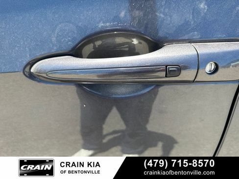 Used 2022 Chrysler Pacifica Touring-L FWD image 12