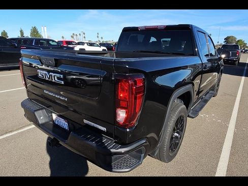 Used 2022 GMC Sierra 1500 Elevation w/ LPO, Elevation Black Package image 4