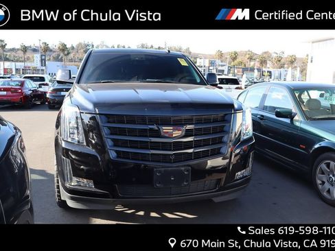 Used 2019 Cadillac Escalade Luxury RWD image 1