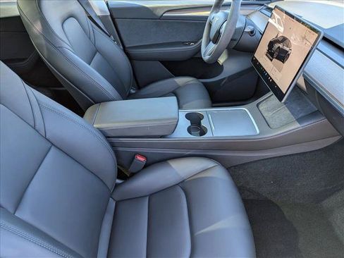 Used 2025 Tesla Model Y Long Range RWD image 22