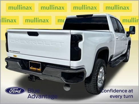 Used 2023 Chevrolet Silverado 2500 LT w/ Convenience Package image 4