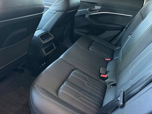 Used 2021 Audi e-tron Prestige w/ Prestige Package AWD/4WD image 12