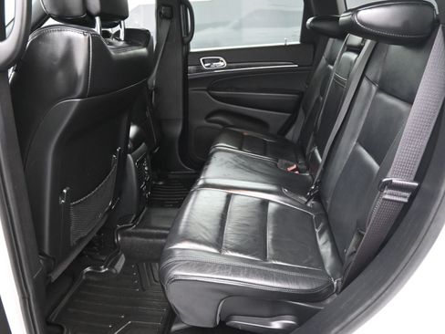 Used 2019 Jeep Grand Cherokee Limited image 14