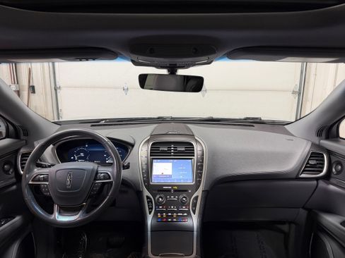 Used 2019 Lincoln Nautilus Reserve image 3