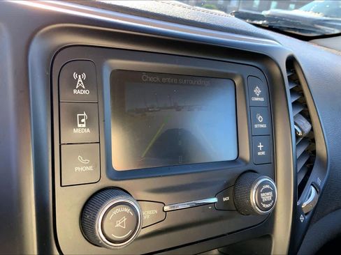 Used 2018 Jeep Cherokee Latitude w/ Altitude Package image 26