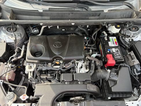 Used 2020 Toyota RAV4 XLE w/ Convenience Package FWD image 32