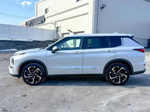 Used 2022 Mitsubishi Outlander ES image 4