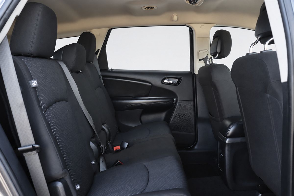 Used 2017 Dodge Journey SXT FWD image 15