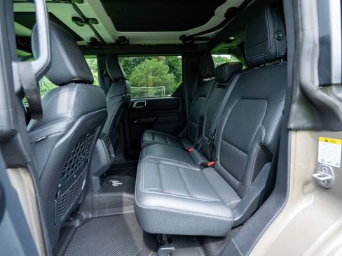 Used 2025 Ford Bronco Badlands w/ Sasquatch Package AWD/4WD image 18