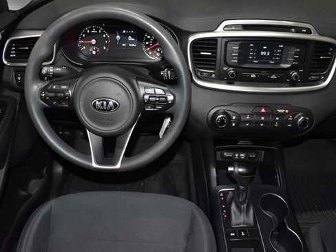 Used 2018 Kia Sorento LX AWD/4WD image 31