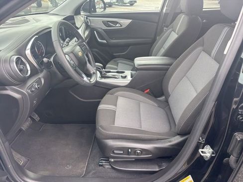 Used 2025 Chevrolet Blazer LT image 9