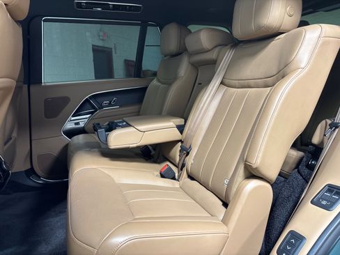 Used 2025 Land Rover Range Rover Long Wheelbase SE AWD/4WD image 26