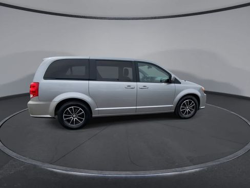 Used 2019 Dodge Grand Caravan GT FWD image 9