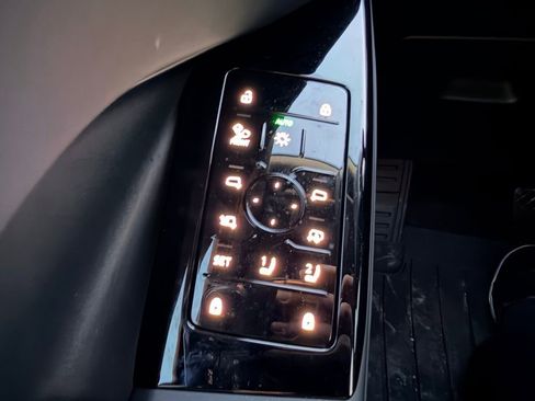 Used 2025 Audi Q6 e-tron Premium Plus w/ Premium Plus image 37