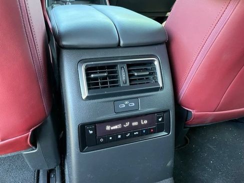 Certified 2025 MAZDA CX-70 Plug-In Hybrid w/ Premium Plus AWD/4WD image 9