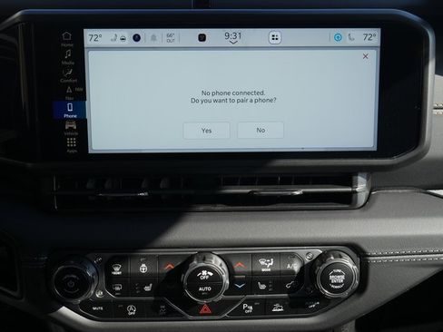 Used 2024 Jeep Wrangler Sahara w/ Technology Group image 6