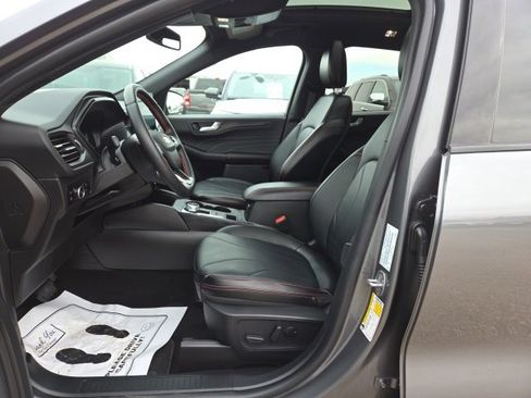 Certified 2025 Ford Escape ST-Line Elite w/ Premium Technology Package image 21